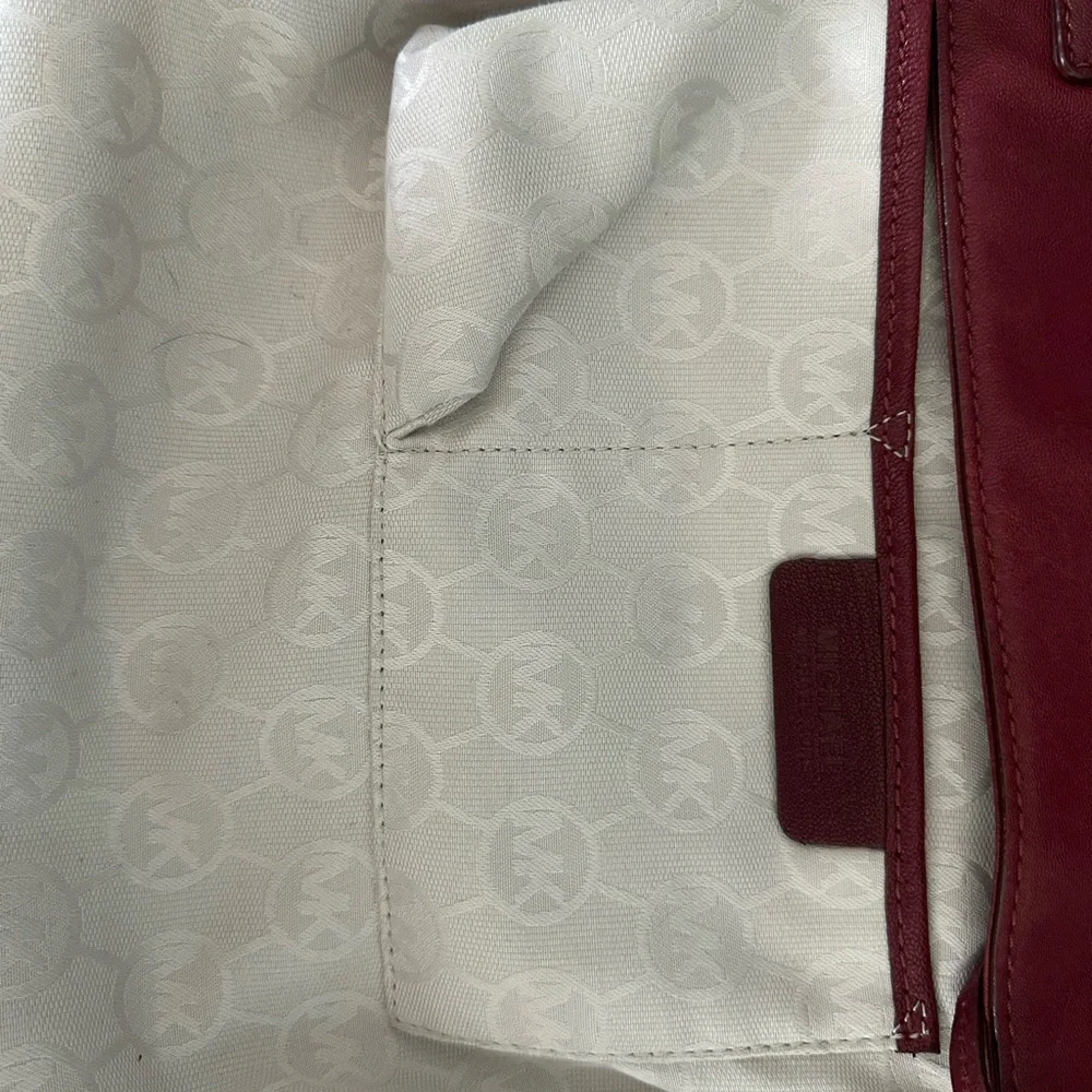 Classic Michael Kors Hamilton Leather Satchel, Size Large in Wine - Picture 8 of 11